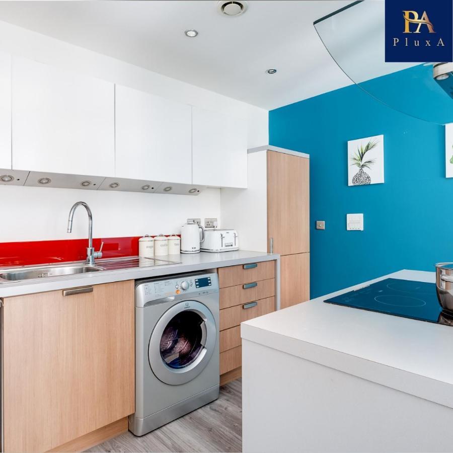 Pluxa Vivid Veranda Beautiful City Centre Apartment With Free Parking Birmingham Exterior photo