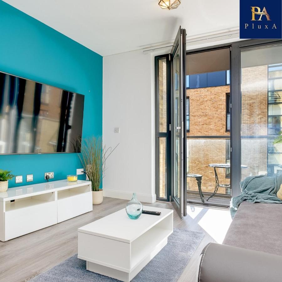 Pluxa Vivid Veranda Beautiful City Centre Apartment With Free Parking Birmingham Exterior photo