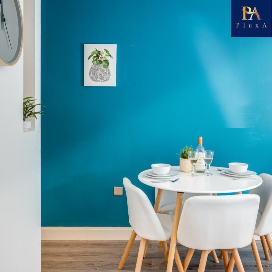 Pluxa Vivid Veranda Beautiful City Centre Apartment With Free Parking Birmingham Exterior photo